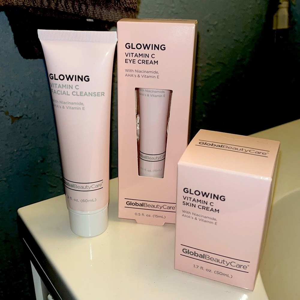 Glowing face care set